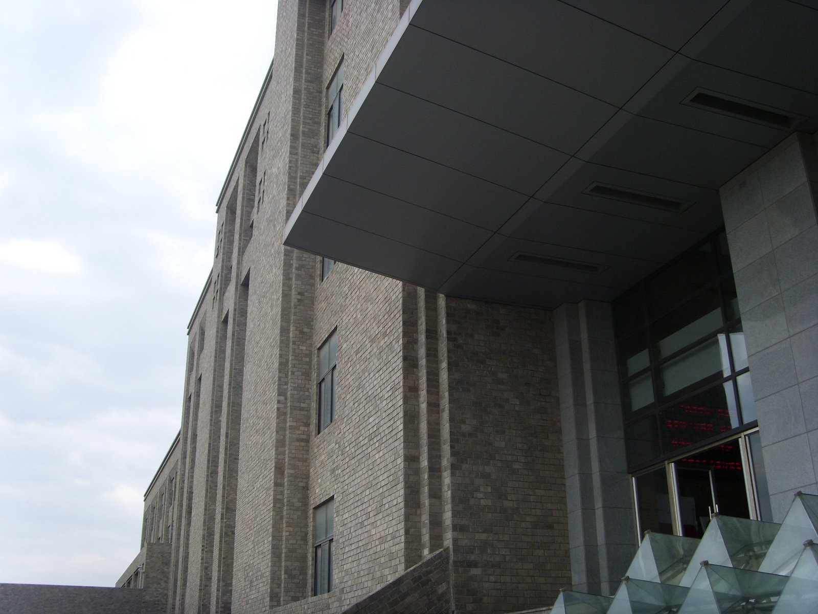 [ST837266.JPG]