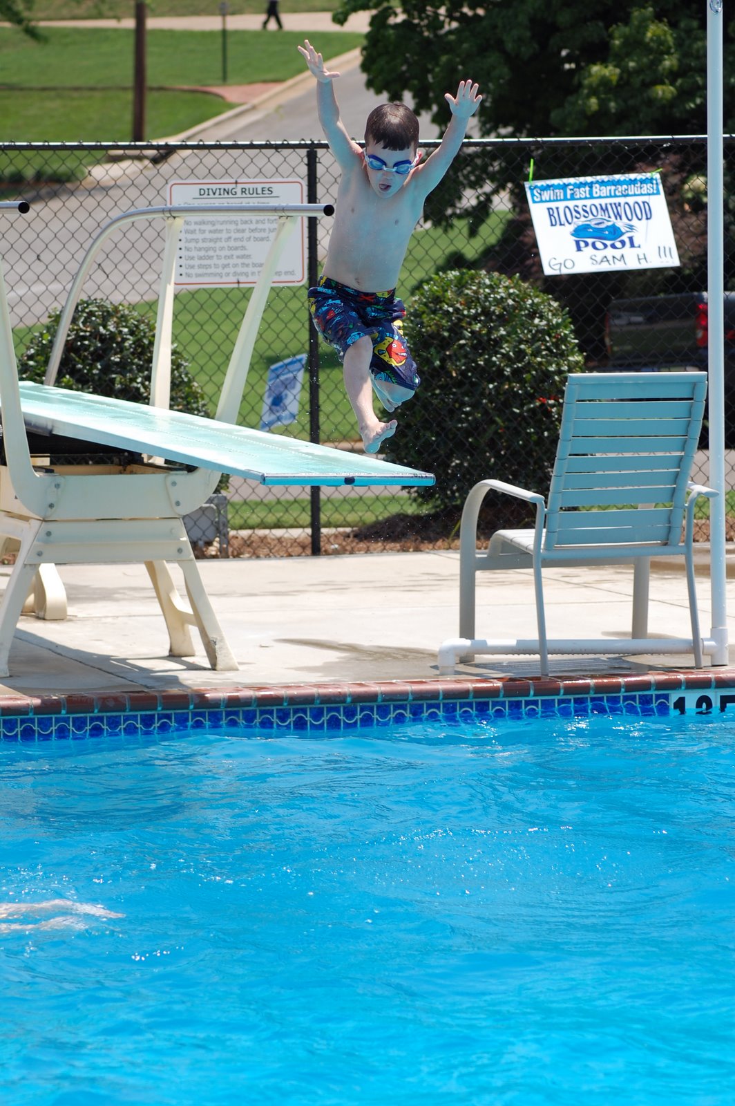 [day+at+the+pool+025.JPG]