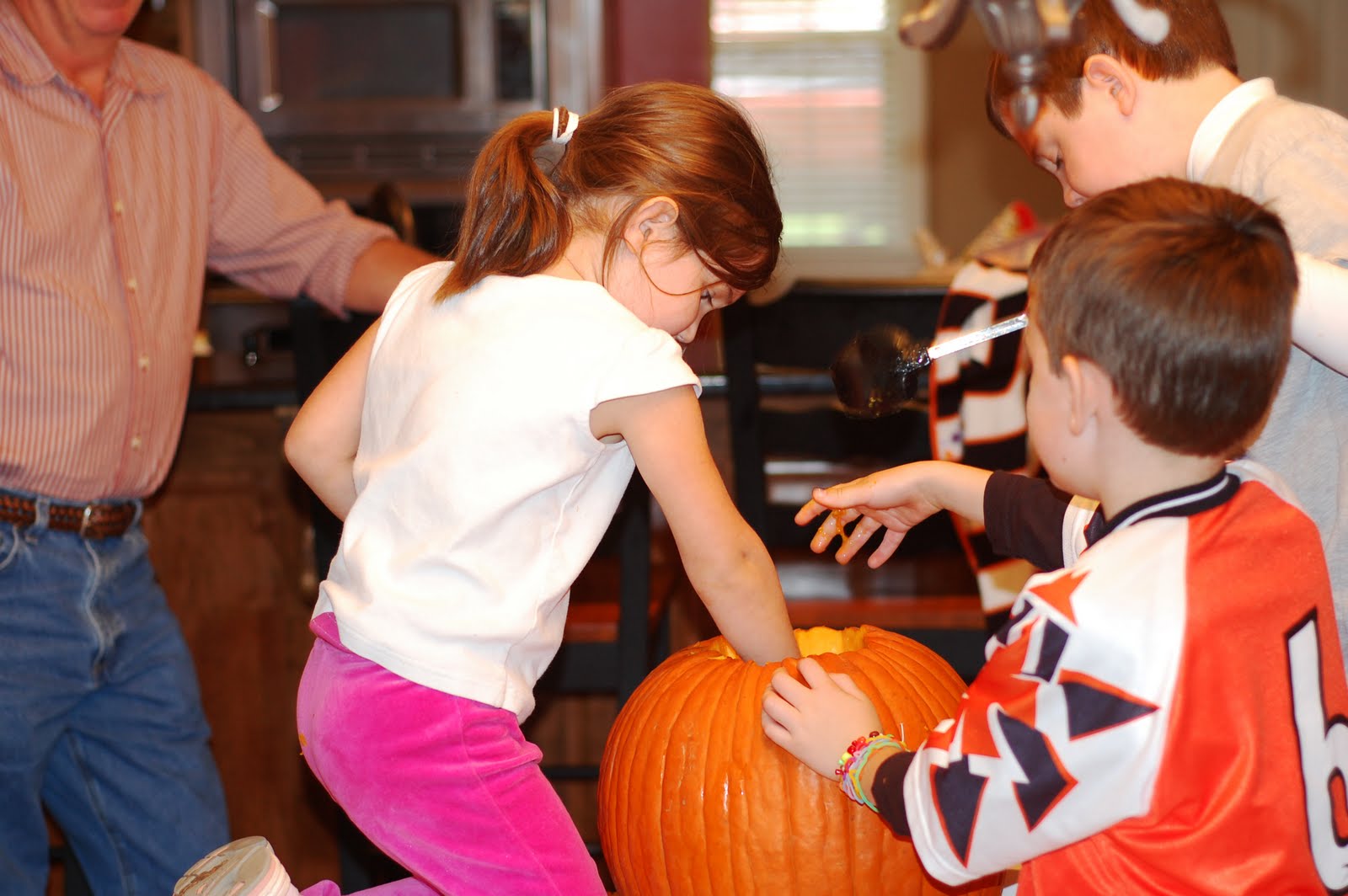 [bank+halloween+and+pumpkin+carving+010.JPG]