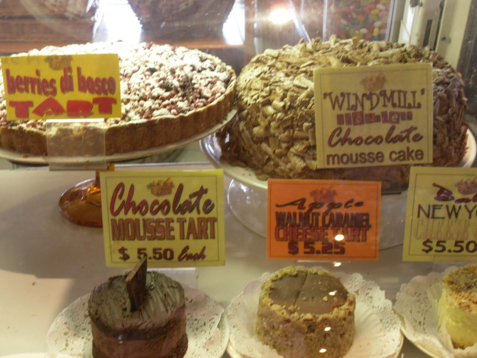 stellina*stellina foodie report the BIGGEST cupcakes (and desserts