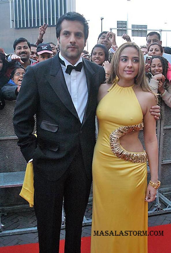 Fardeen Khan Wife Wardrobe Malfunction Hot Pictures - FD Masala Images