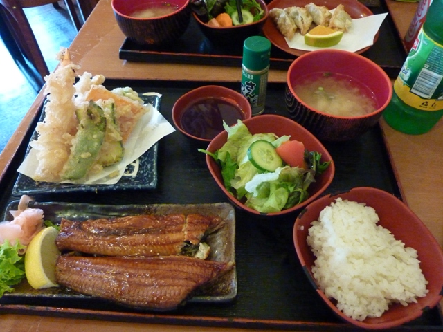 [_sushi+on+stanley+2.JPG]