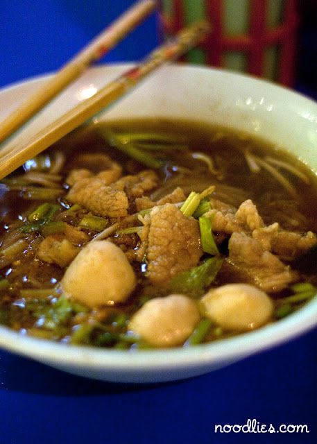 bangkok street food noodles