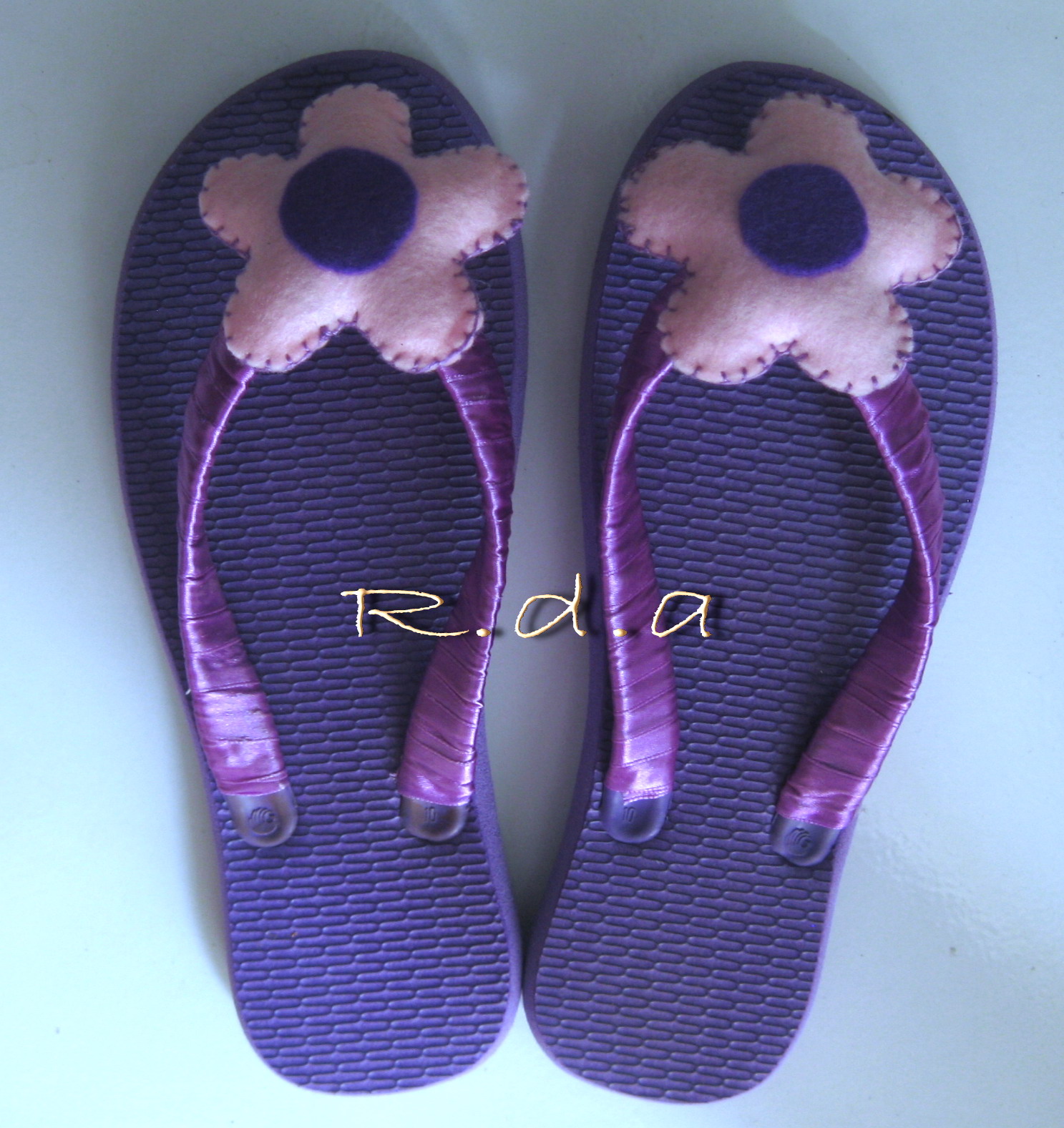 membuat hiasan sandal dari flanel bli blogen