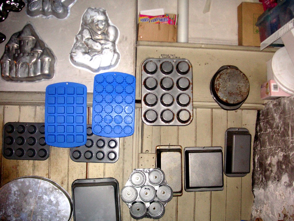 Juggling Frogs How to make a bulk cookie cutter from tuna cans