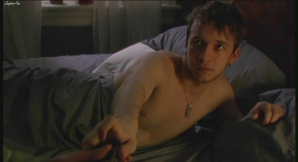 [Houseboy3v.JPG]