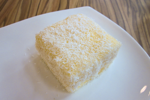 Lemon Lamingtons