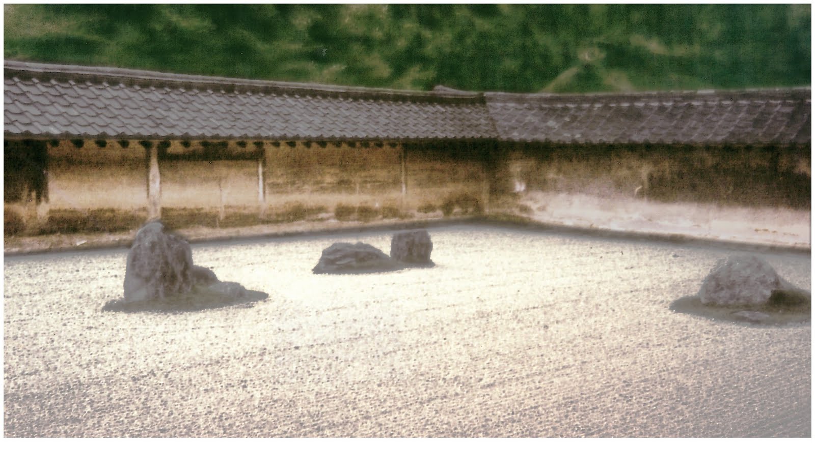 http://4.bp.blogspot.com/_SwFToUCywKM/TP2udL04k2I/AAAAAAAAMGc/CjeOfRyXdkw/s1600/Ryoanji%25282%2529.jpg