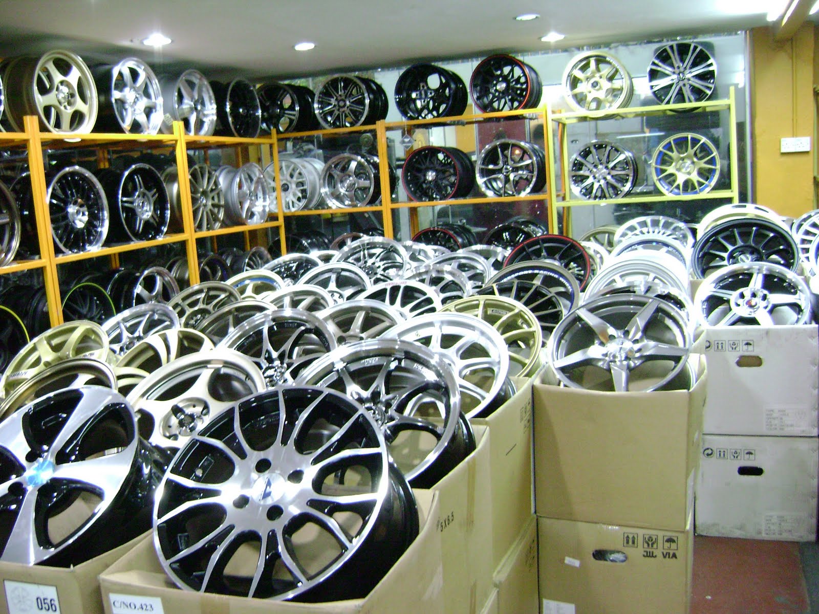 REV MOTORSPORT more sports rims to choose!!!!