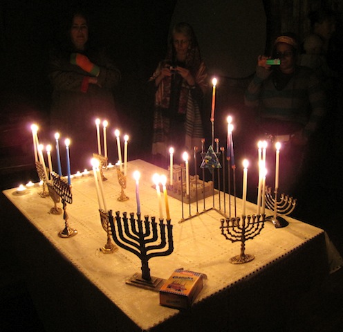 [Hallel-lighting.JPG]
