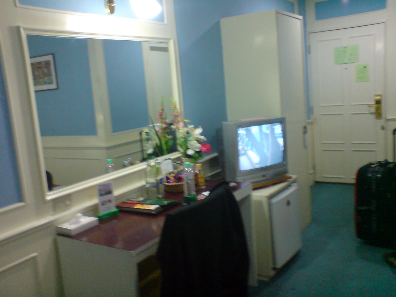 [02989.JPG]