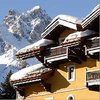 L'hôtel 5 étoiles Cheval Blanc (Courchevel) lvmh cheval blanc france Hotel Management hotellerie luxe louis vuitton moet groupe ski neige séjours sejours