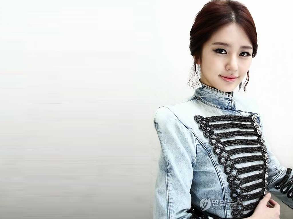 http://4.bp.blogspot.com/_T5PXg2LAEAQ/TI0kdAmw5fI/AAAAAAAAGJ0/UGNuGRbbGnw/s1600/Yoon-Eun-Hye-beautiful2.jpg