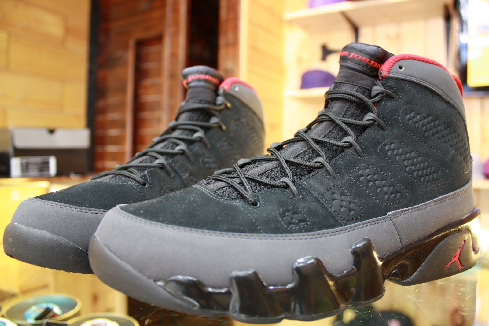 Sneaker Palace Air Jordan IX "Charcoal" *fresh*