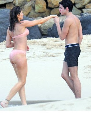 Stephanie Seymour bikini kiss linda hogan and charlie hill kiss. Stephanie Seymour bikini kiss