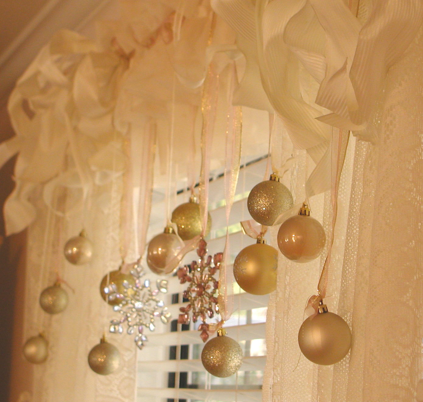 Decorating Ideas > Chateau De Fleurs Champagne, Blush Pink, Cream And Gold ~ 060045_Christmas Decorating Ideas Gold Decorating Ideas > Chateau De Fleurs Champagne, Blush Pink, Cream And Gold ~ 060045_Christmas Decorating Ideas Gold