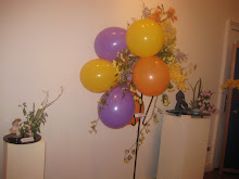 Arreglo floral con globos