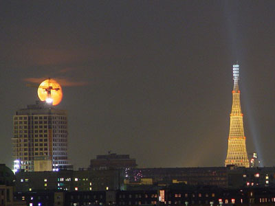 [shukhovtower_night.jpg]