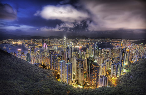 [hong-kong-at-night-01.jpg]