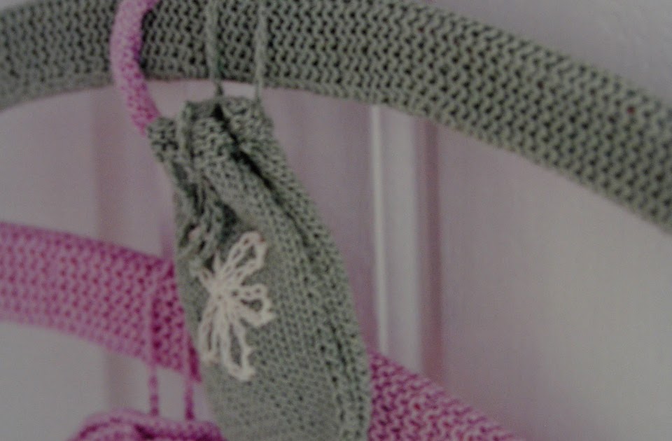 Homemade by Ros Badger Knitted coat hanger pattern