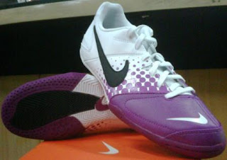 Sepatu Futsal Nike Terbaru 2011