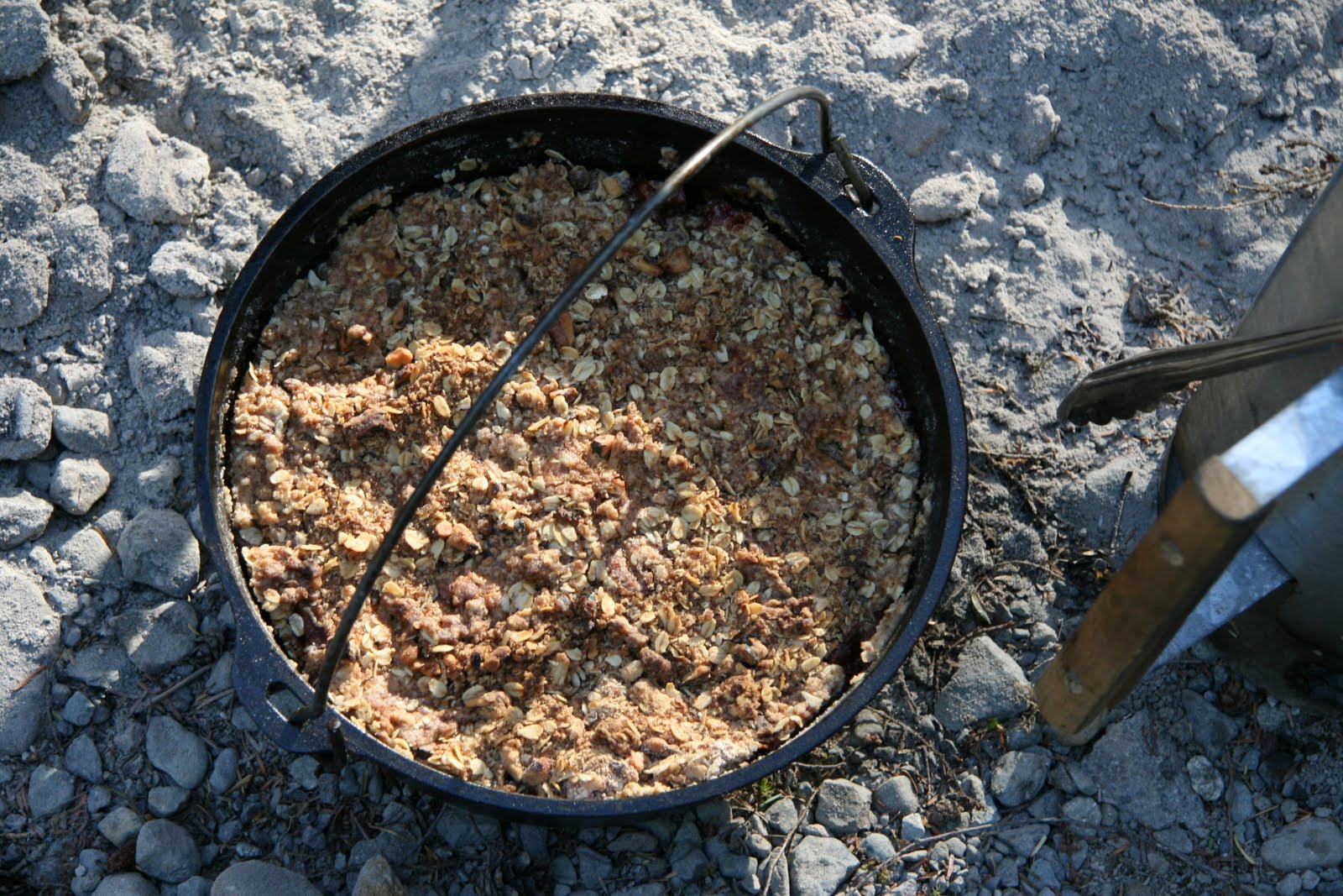 weelife Dutch Oven Apple Crisp