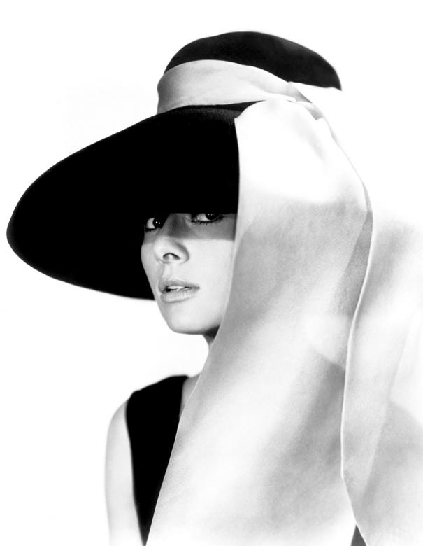 [audrey-hepburn-tiffanys-hat-scarf.jpg]