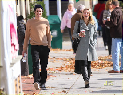 Adam Brody  Dianna Agron: salie...