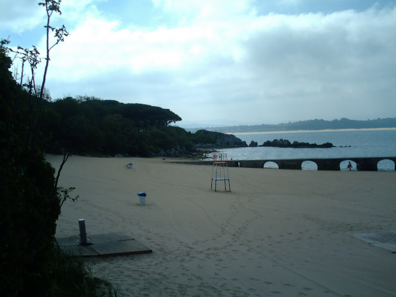 playa de los Bikinis en Santander playa de los Bikinis en Santander