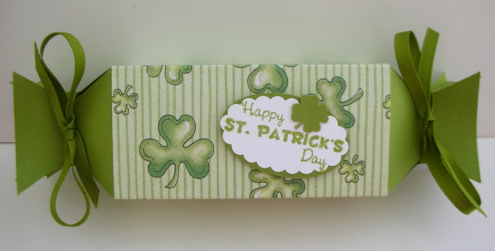 [st.+paddy's+candy+wrapper+box.JPG]