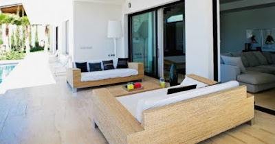 Fachada moderna y minimalista de una casa en España diseño de Morten