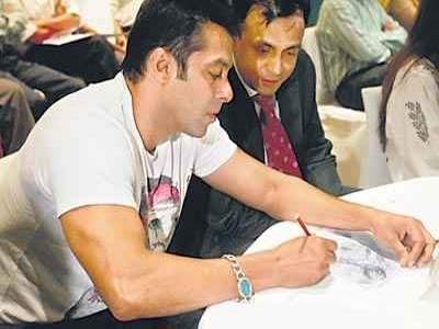 Salman Khan Donates Computers To NGO