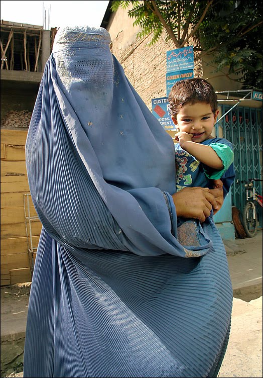 [mother_in_burka.jpg]