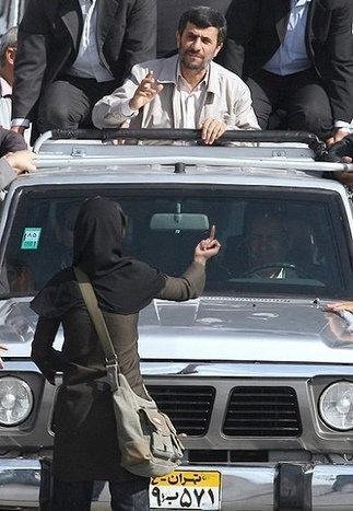 [ahmadinejad-finger.JPG]