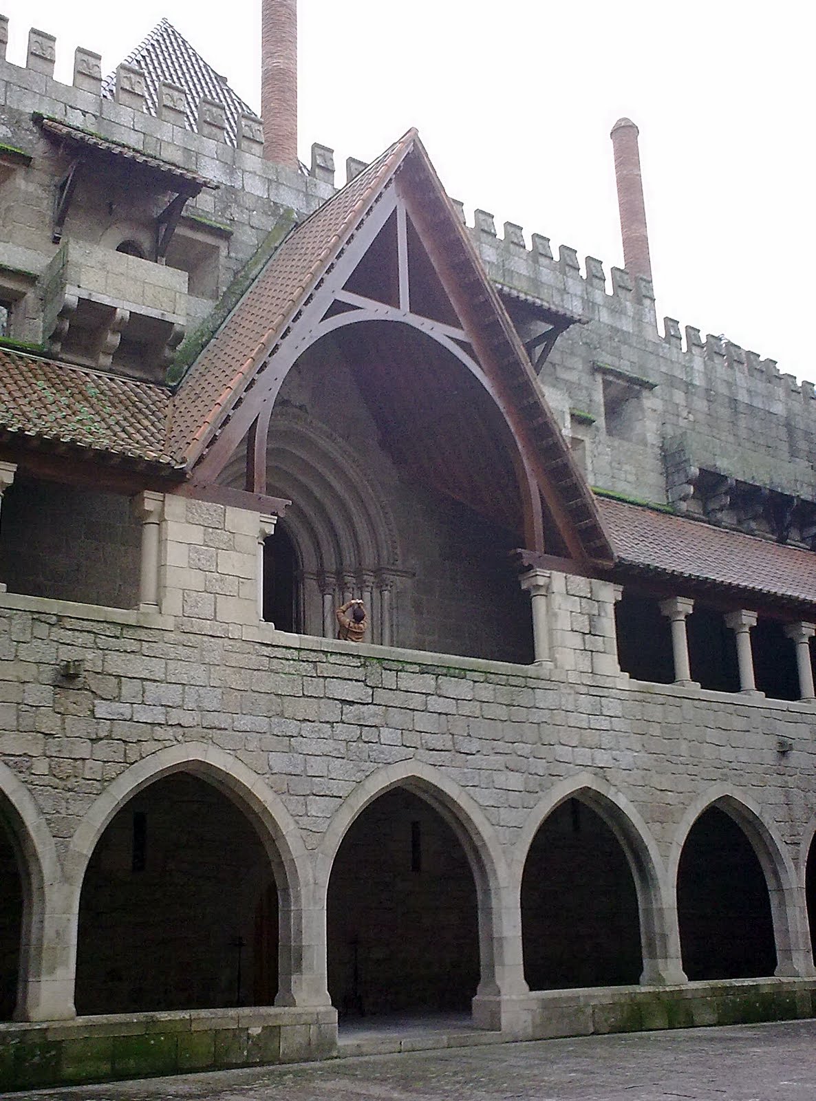 [Guimaraes_Palacio_ducal5.jpg]