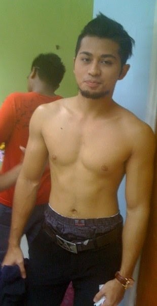 free mature gay men pics from Urijah lelaki gay