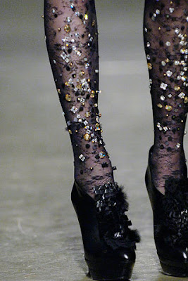 http://4.bp.blogspot.com/_TU_gnW82wD4/TSXJiDtiklI/AAAAAAAAAGE/rjijQmd0RFs/s1600/Doo.Ri_bejeweled_tights.jpg