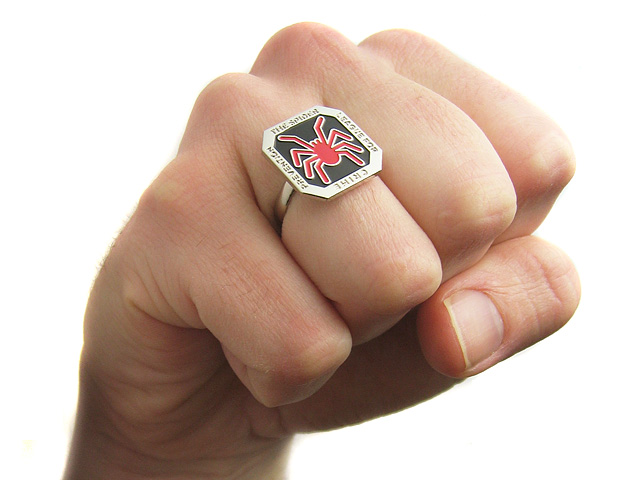 [ring07_hand.jpg]