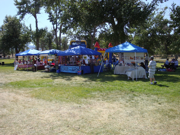 vendors on the lawn