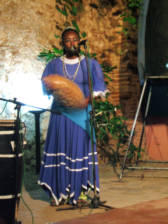 cantante du groupe leyenda folk trinidad
