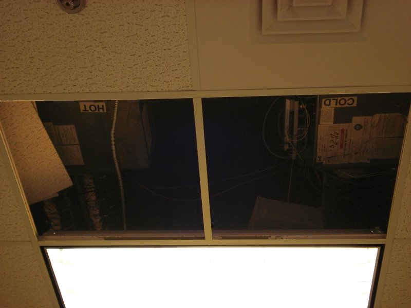 [ceiling.jpg]