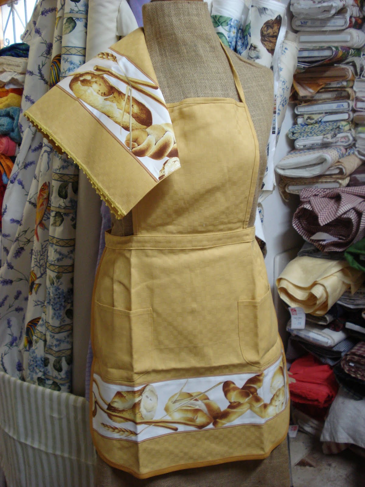 Con Le Mani: A....Aprons...grembiuli..e tutto per la cucina