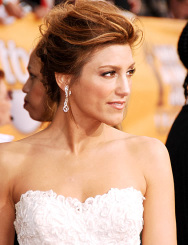 [jennifer-esposito-picture4.jpg]