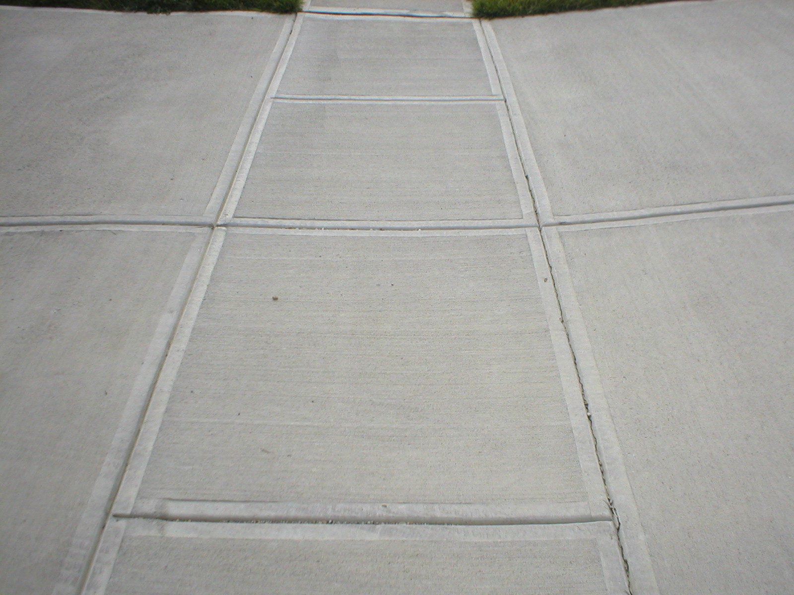 [sidewalk_concrete_slap01.jpg]