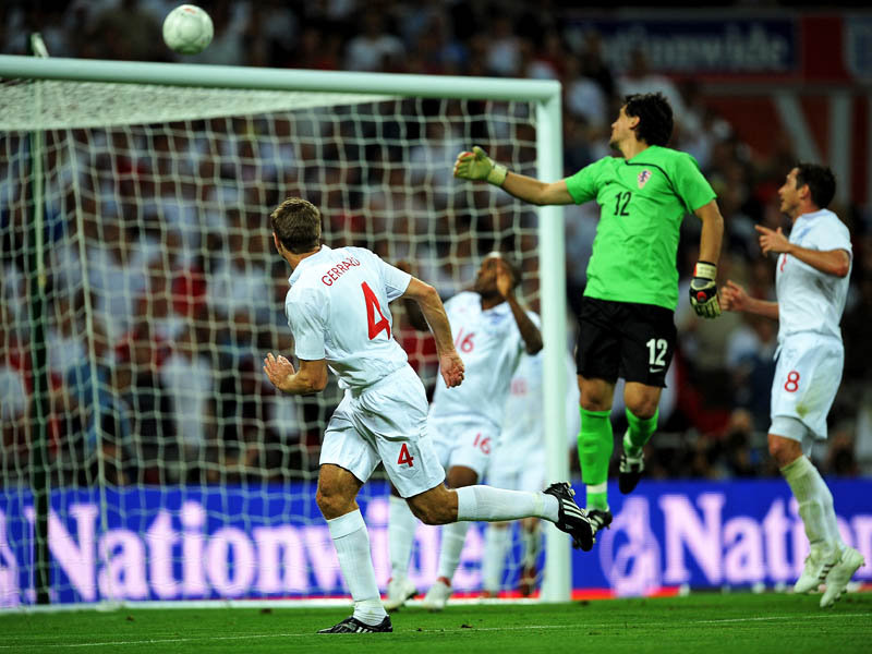 [Steven-Gerrard-England-Croatia-World-Cup-Qual_2358213.jpg]