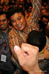 Erwin Aksa, rayakan kemenangan