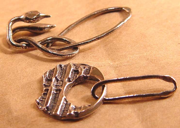 [SWAN_CLASP.JPG]