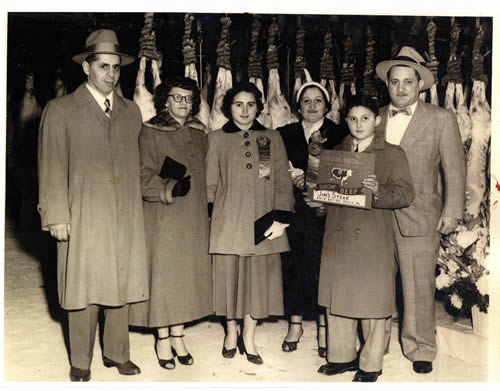 [oldphoto.jpg]