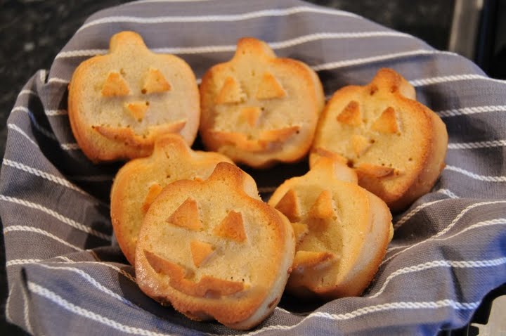 [pumpkin+cornbread+1.JPG]