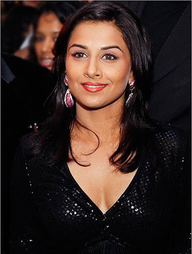 http://4.bp.blogspot.com/_ThigOYiWMJw/TToPgRFhsJI/AAAAAAAABe4/J5pDbaNhtLo/vidya-balan-hot--stills7.jpg